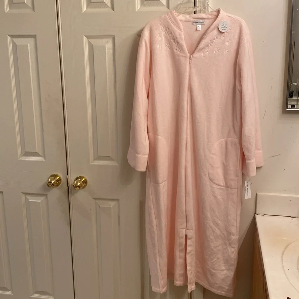 Miss Elaine pink zip up robe - Picture 1 of 5